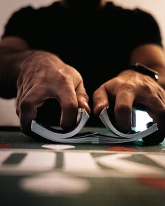 Die Psychologie hinter Planning Poker: Warum Agile Teams es lieben